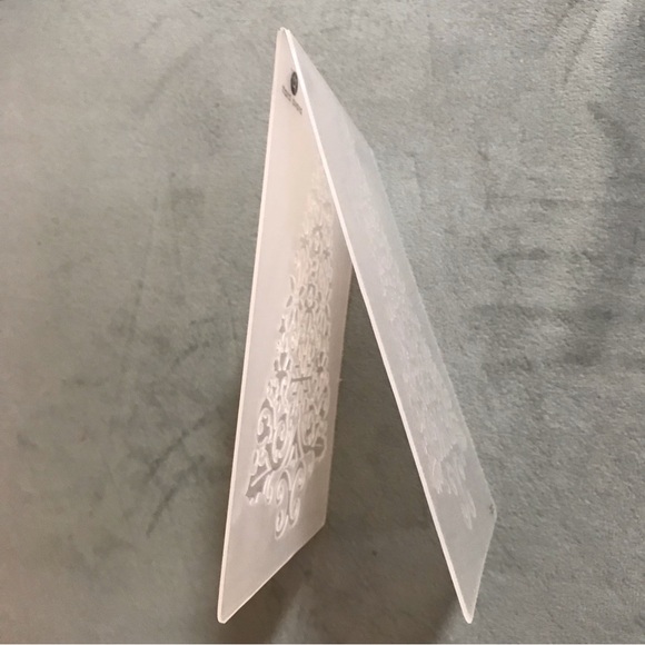 Cuttlebug 4 x 6 inches LACE TREE embossing folder - Picture 5 of 10